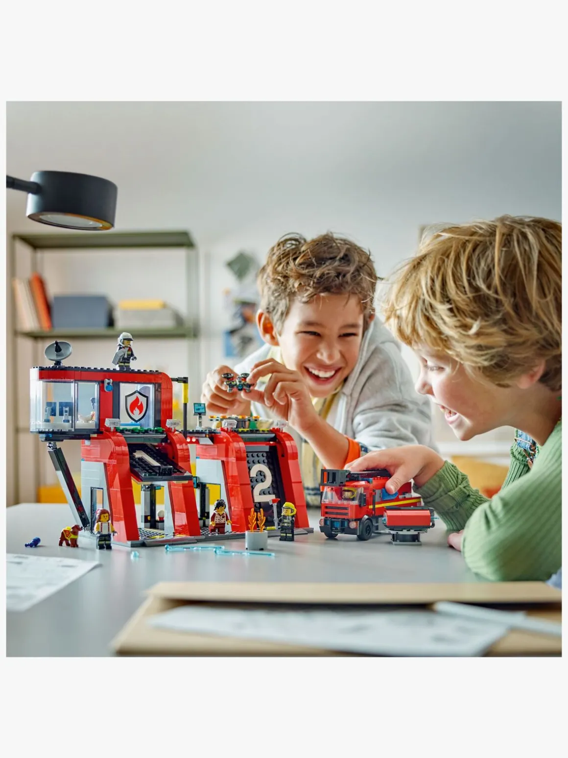 LEGO City 60414 Brandstation med brandbil