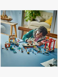 LEGO City 60422 Havnefront med fragtskib