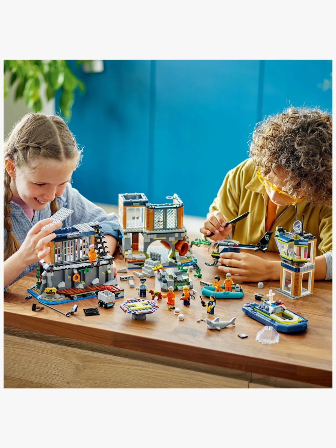 LEGO City 60419 Politiets fængselsø