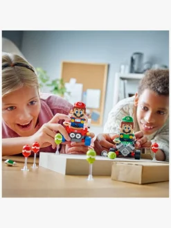 LEGO Super Mario 72034 Mario Kart – Baby Mario mod Baby Luigi