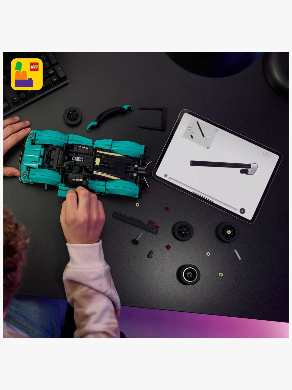 LEGO Technic 42208 Aston Martin Valkyrie